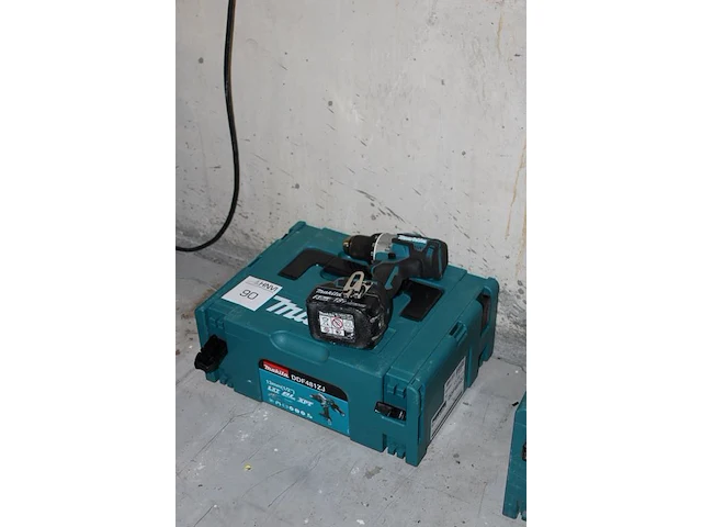 Accu schroefboormachine makita ddf481zj met accu en kunststoffen koffer - afbeelding 2 van  2