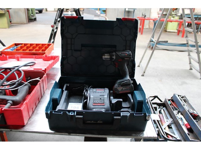 Accu schroefmachine bosch gsr 18v-60c met accu en lader in koffer. - afbeelding 1 van  2