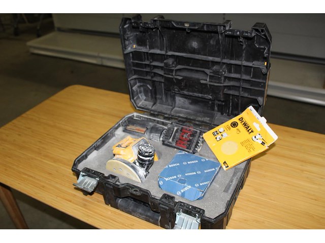 Accu schuurmachine dewalt xr18v brushless met accu, zonder lader - afbeelding 1 van  3