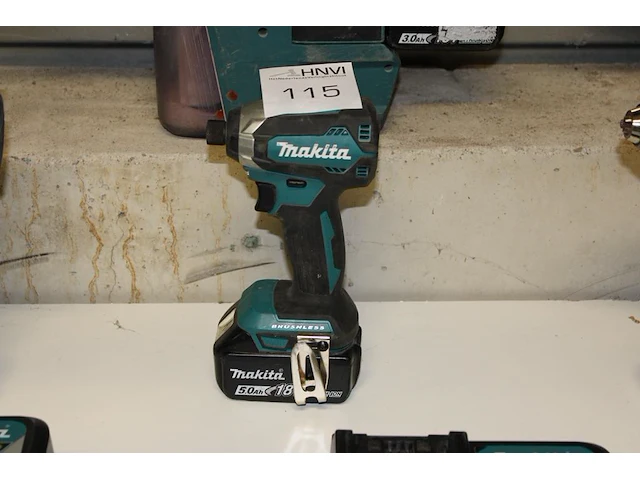 Accu slagschroevendraaier makita ddt153 met accu - afbeelding 1 van  2