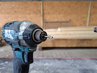 Accu slagschroevendraaier met slagmoer aanzetter makita, dtw300, bouwjaar o.a. 2022 - afbeelding 8 van  9