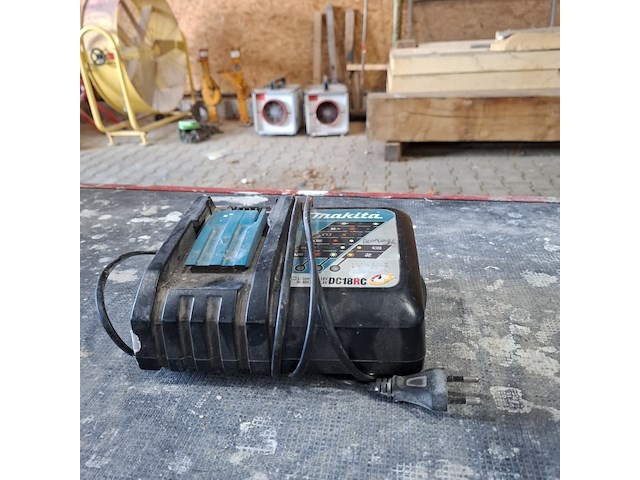 Accu slagschroevendraaier met slagmoer aanzetter makita, dtw300, bouwjaar o.a. 2022 - afbeelding 9 van  9