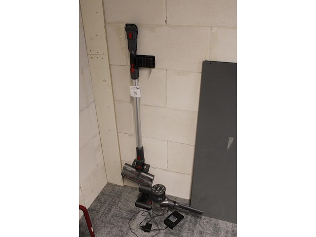 Accu steelstofzuiger zedar incl. muurbeugel. - afbeelding 2 van  3