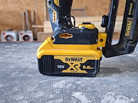 Accu tacker dewalt, dcn660 brushless - afbeelding 4 van  7