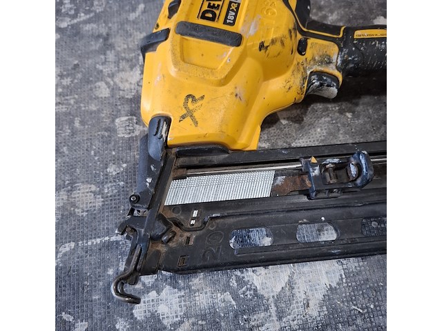 Accu tacker dewalt, dcn660 brushless - afbeelding 7 van  7