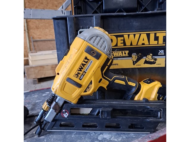 Accu tacker dewalt, dcn692 - afbeelding 2 van  7