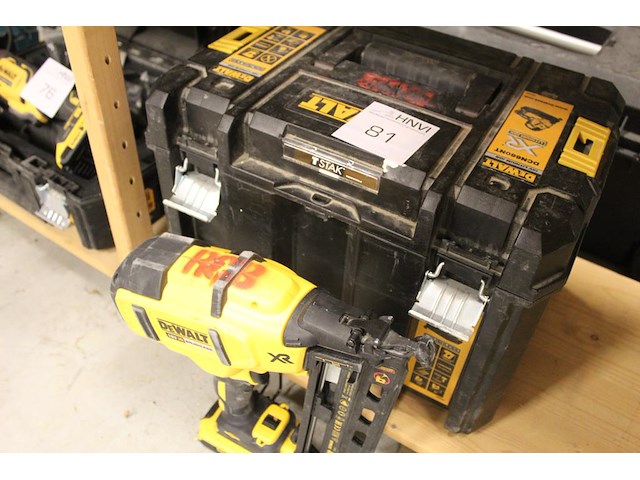 Accu tacker dewalt dsn660 met accu, zonder lader - afbeelding 1 van  3