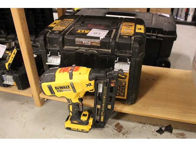 Accu tacker dewalt dsn660 met accu, zonder lader - afbeelding 2 van  3