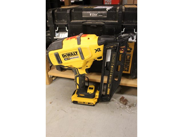 Accu tacker dewalt dsn660 met accu, zonder lader - afbeelding 3 van  3