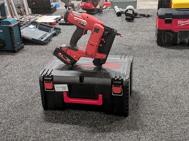 Accu tacker milwaukee, m18 vn18gs, bouwjaar 2023 - afbeelding 1 van  15