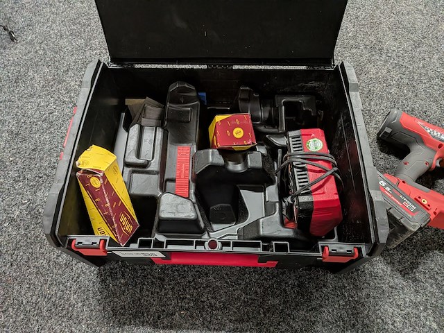 Accu tacker milwaukee, m18 vn18gs, bouwjaar 2023 - afbeelding 15 van  15