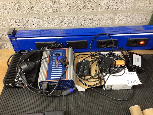 Accu test/laad apparatuur(4x) - afbeelding 1 van  5