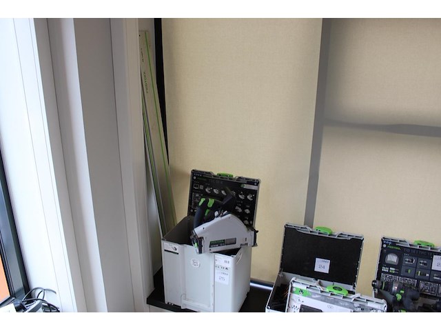 Accu valzaag festool tsc 55 k met geleider 140 cm en enkele accessoires in systainer. zonder accu - afbeelding 3 van  4