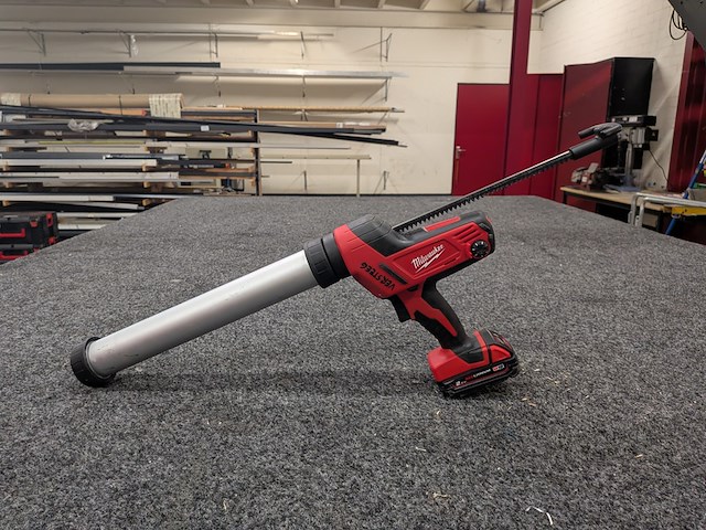 Accu worsten kitspuit milwaukee, c18 pcg, bouwjaar 2022 - afbeelding 5 van  12