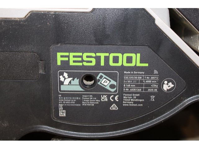 Accu zaagtafel festool csc sys 50 ebi met digitale instelling, twee accu's, lader en diverse accessoires en... onderdeel van combinatiekavel combinatiekavel festool gereedschappen kavels b013 t/m b016. zaag-en werktafel met afzuiging. - afbeelding 4 van  5