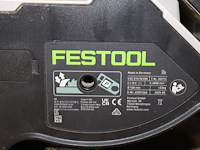 Accu zaagtafel festool csc sys 50 ebi met digitale instelling, twee accu's, lader en diverse accessoires en... onderdeel van combinatiekavel combinatiekavel festool gereedschappen kavels b013 t/m b016. zaag-en werktafel met afzuiging. - afbeelding 4 van  5