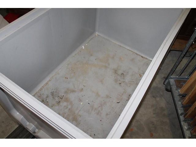 Accubak met afmeting 80 x 120 x 80 cm. - afbeelding 3 van  3