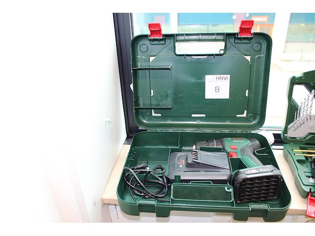 Accuboormachine bosch met accu en lader in koffer. - afbeelding 1 van  2