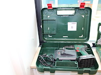 Accuboormachine bosch met accu en lader in koffer.