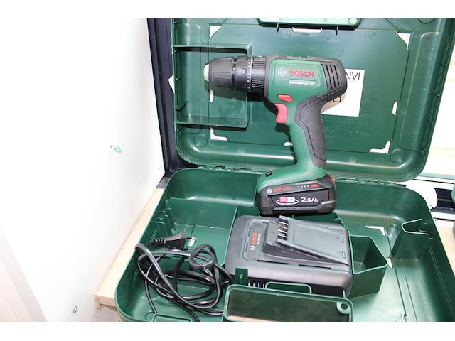 Accuboormachine bosch met accu en lader in koffer. - afbeelding 2 van  2