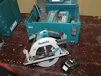 Accuhandcirkelzaag makita met accu, acculader en accessoires in mbox. - afbeelding 1 van  4