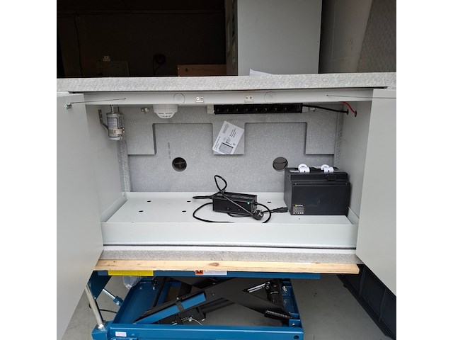 Accukast op mobiele heftafel priorit, en92u: 067-110, bouwjaar 2021 - afbeelding 5 van  11