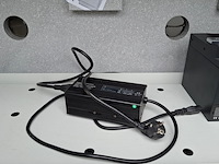 Accukast op mobiele heftafel priorit, en92u: 067-110, bouwjaar 2021 - afbeelding 7 van  11