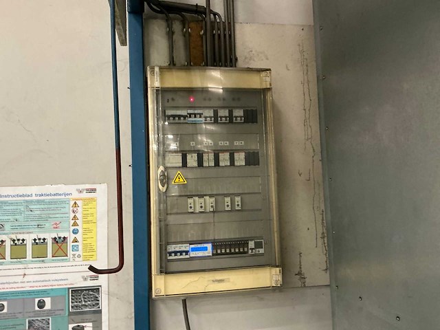 Acculaadstation - afbeelding 7 van  11