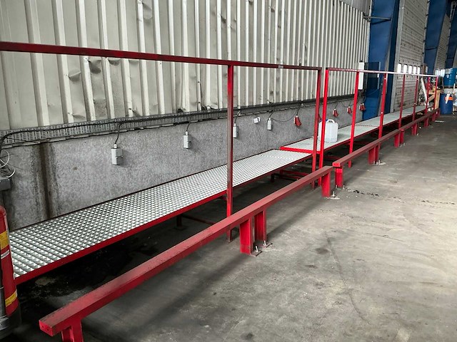 Acculaadstation - afbeelding 1 van  9