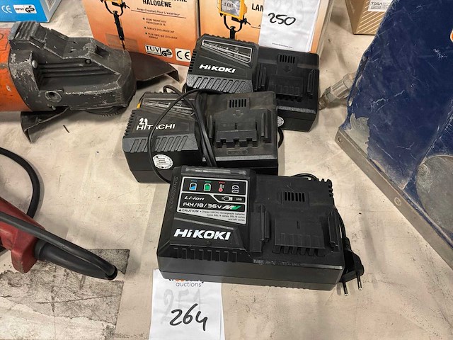 Acculader (3x) - afbeelding 2 van  3