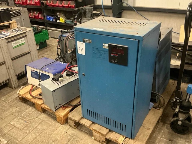 Acculader (6x) - afbeelding 1 van  6