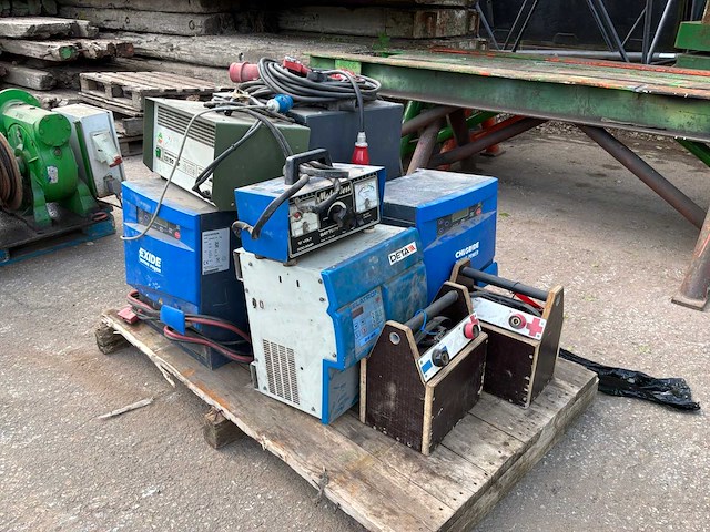 Acculader (7x) - afbeelding 1 van  5