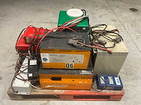 Acculader (9x) - afbeelding 1 van  8