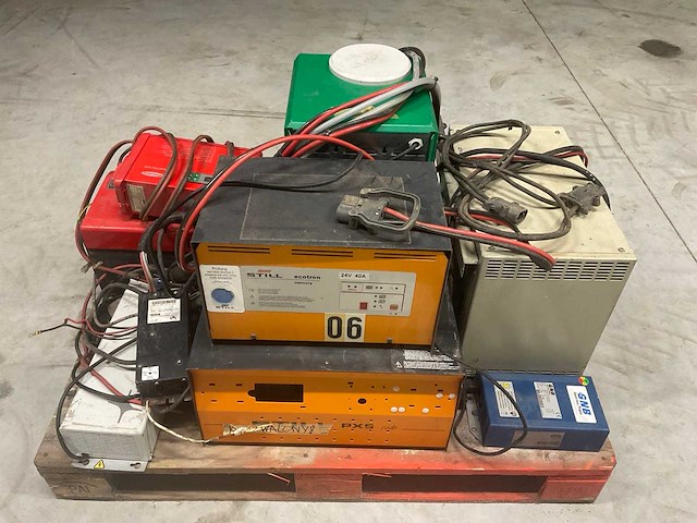 Acculader (9x) - afbeelding 1 van  8