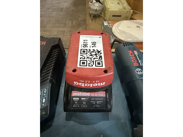 Acculader en accu, metabo, ac 30 plus, zwart/rood - afbeelding 1 van  3