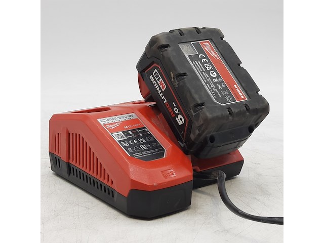Acculader en accu, milwaukee, m12-18fc - afbeelding 1 van  6