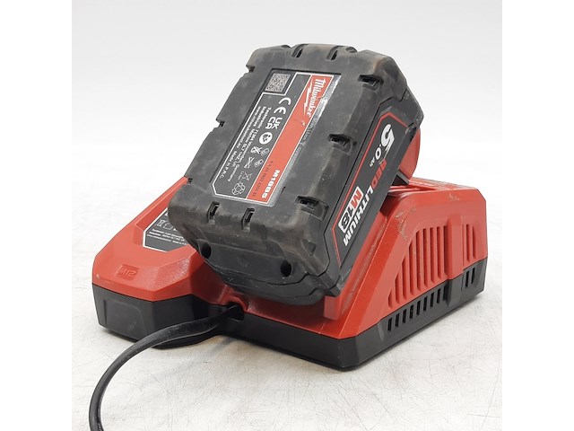 Acculader en accu, milwaukee, m12-18fc - afbeelding 2 van  6
