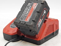 Acculader en accu, milwaukee, m12-18fc - afbeelding 2 van  6