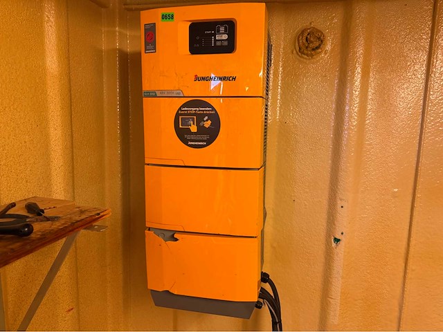 Acculader jungheinrich li-ion lithiumlader slh300 12/2021 48v 300a - afbeelding 1 van  7