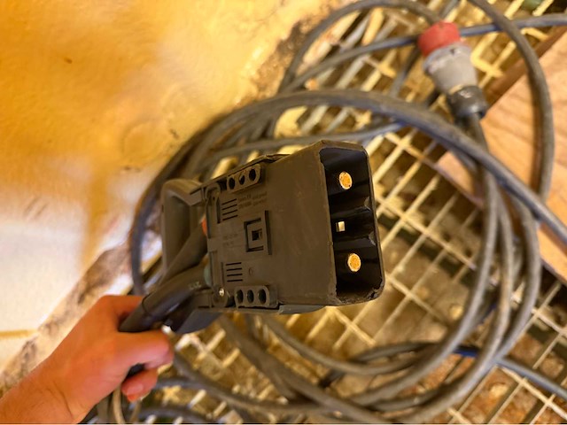 Acculader jungheinrich slh300 12/2021 48v 300a - afbeelding 1 van  1