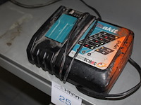 Acculader makita dc18rc. - afbeelding 2 van  2