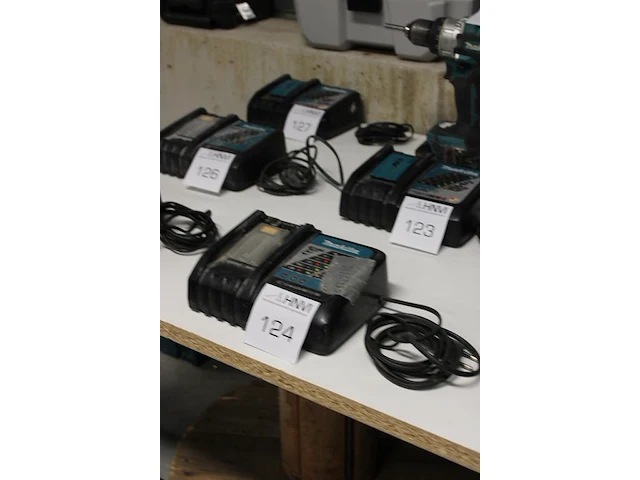 Acculader makita dc18rc - afbeelding 2 van  2