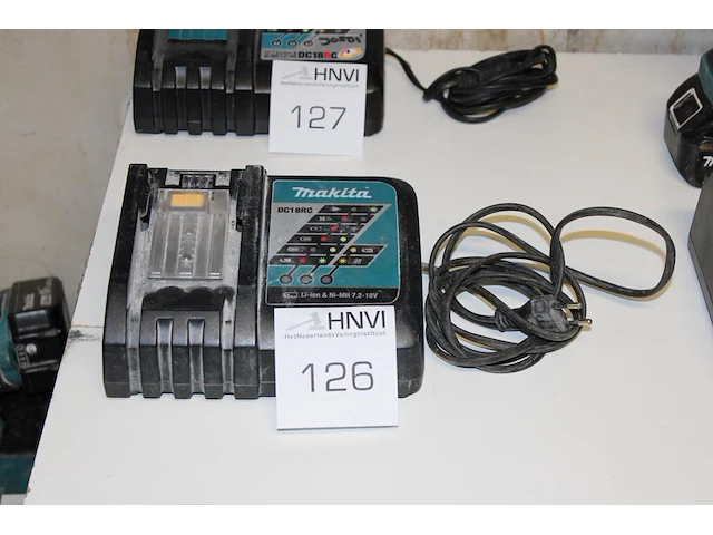 Acculader makita dc18rc - afbeelding 1 van  2