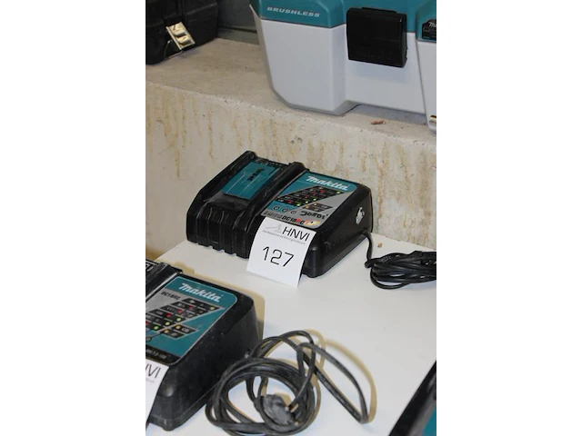 Acculader makita dc18rc - afbeelding 2 van  2