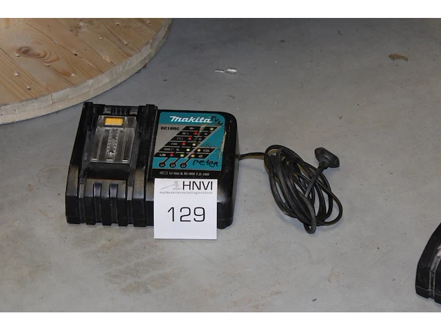 Acculader makita dc18rc - afbeelding 1 van  2