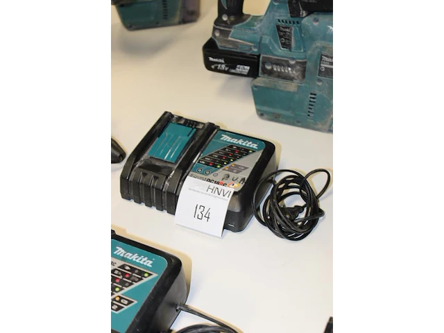 Acculader makita dc18rc - afbeelding 2 van  2