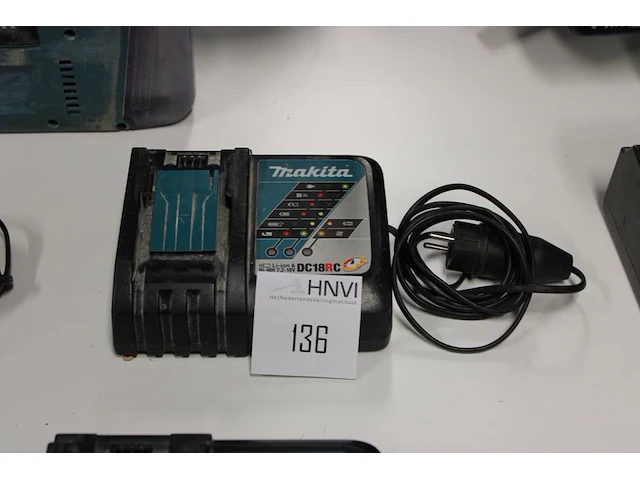 Acculader makita dc18rc - afbeelding 1 van  2