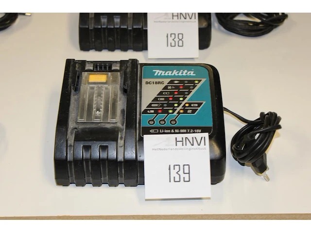 Acculader makita dc18rc - afbeelding 1 van  2