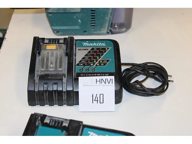 Acculader makita dc18rc - afbeelding 1 van  2
