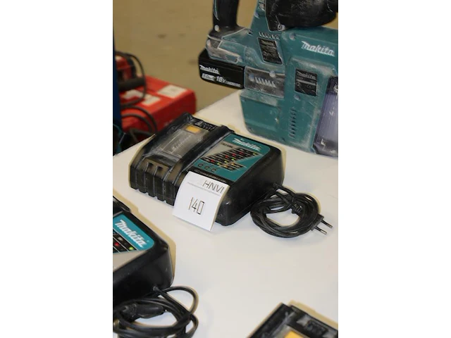 Acculader makita dc18rc - afbeelding 2 van  2